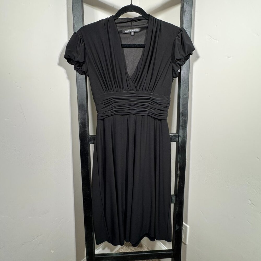 Jones Wear Black V-Neck Ruched Midi Dress – Cap Sleeve LBD, Size 6